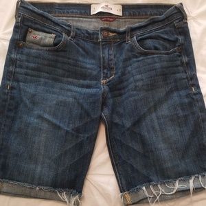 Hollister Bermuda size 9